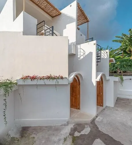 Casa Lumina Brand New 2 Bedroom In Babakan *