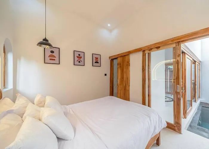 ヴィラ Casa Lumina Brand New 2 Bedroom In Babakan *